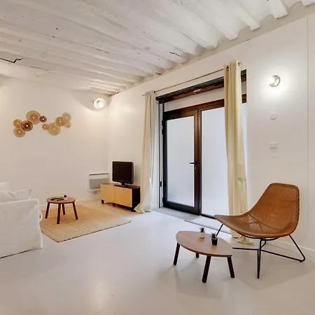 Elegant -2br-4p- Le Marais Apartment *
